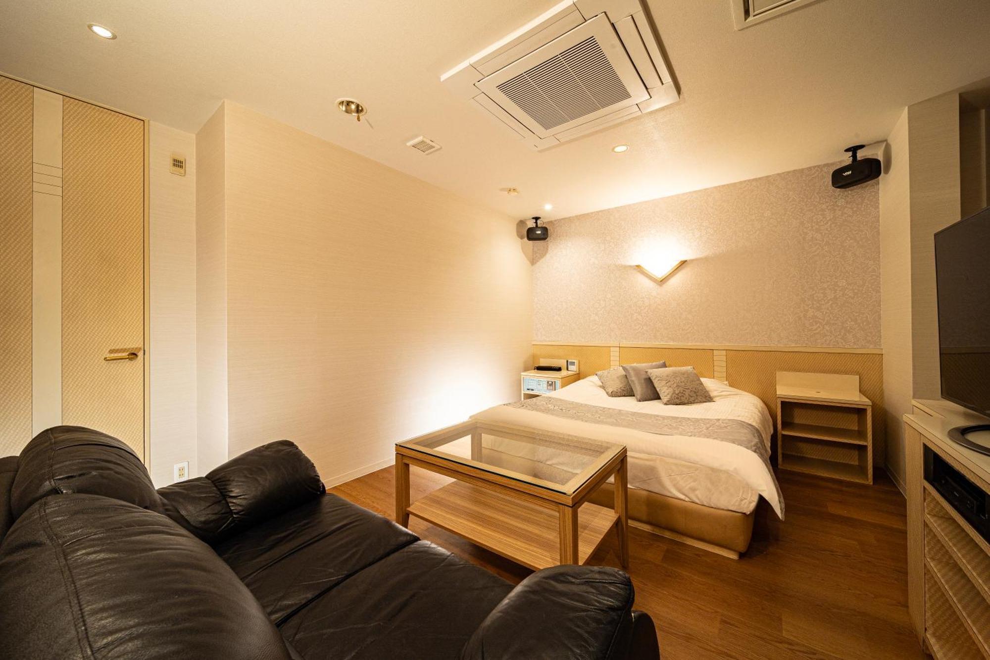 ルトゥール姫路 Retur Himeji 男塾ホテルグループ (Adults Only) מראה חיצוני תמונה